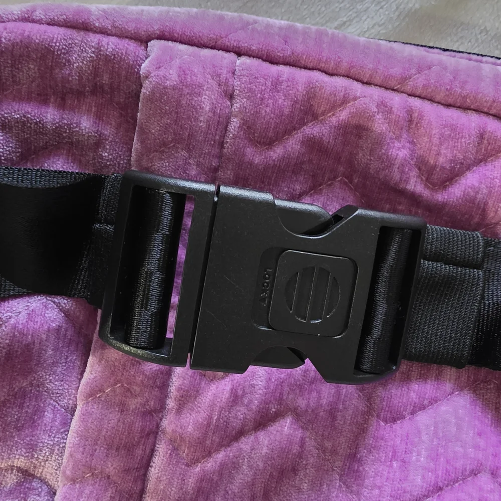 Tushbaby Belt Bag - Picture 6 of 9